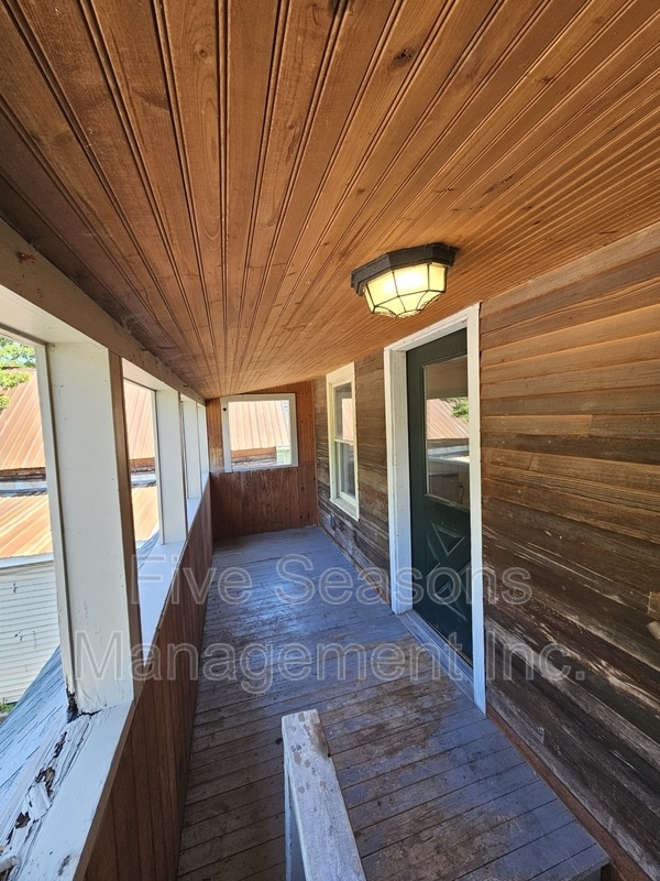 Building Photo - 49 Intervale Ave