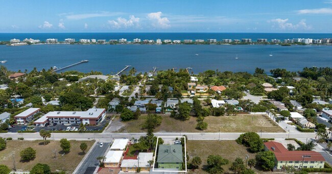 Building Photo - 1009 S Federal Hwy