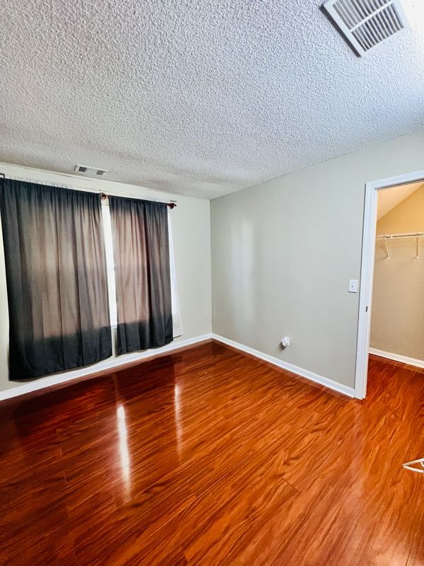 Building Photo - 391 Bass Way NW