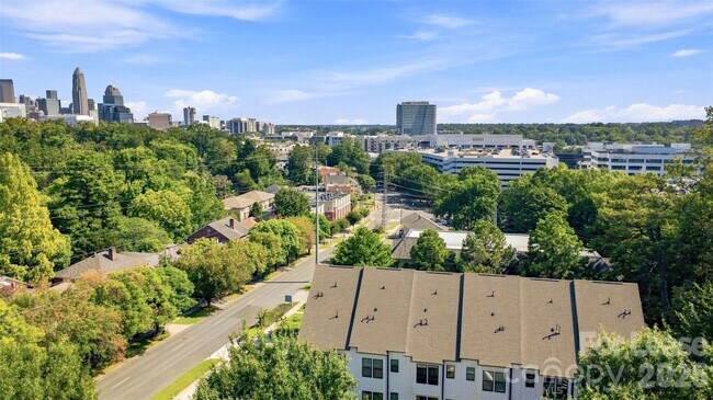 Building Photo - 1405 Kenilworth Ave