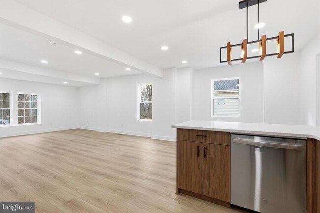 Building Photo - 7803 Monroe Ave