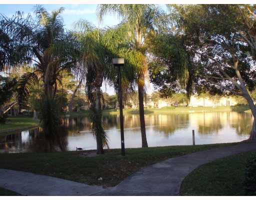 Building Photo - 800 Cypress Park Way