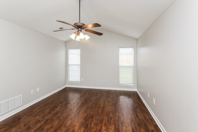 Building Photo - 5704 Deer Ridge Dr