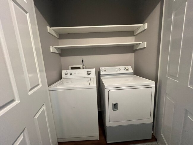 Building Photo - 4460 Roller Ct