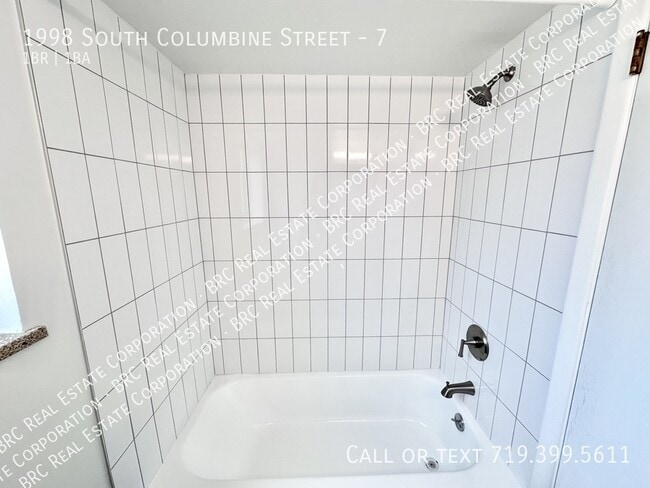 Building Photo - 1998 S Columbine St