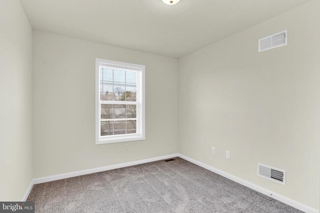 Building Photo - 215 Woodside Ave