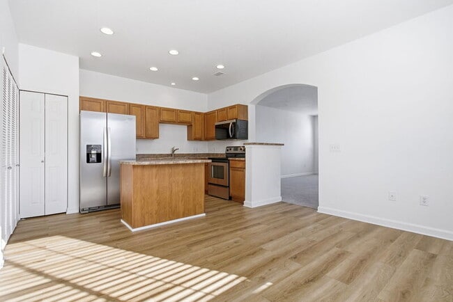 Building Photo - 12787 Jasmine Ct