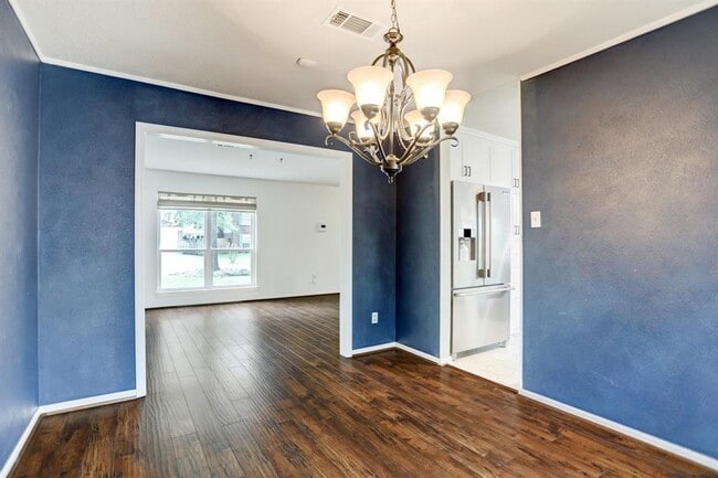 Building Photo - 2 Firewillow Pl