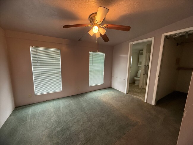 Building Photo - 1203 County Rd 254