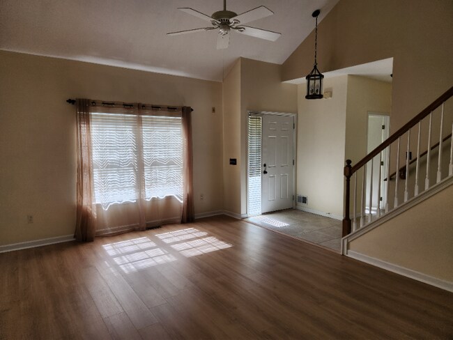 Building Photo - 185 Morgan Dr