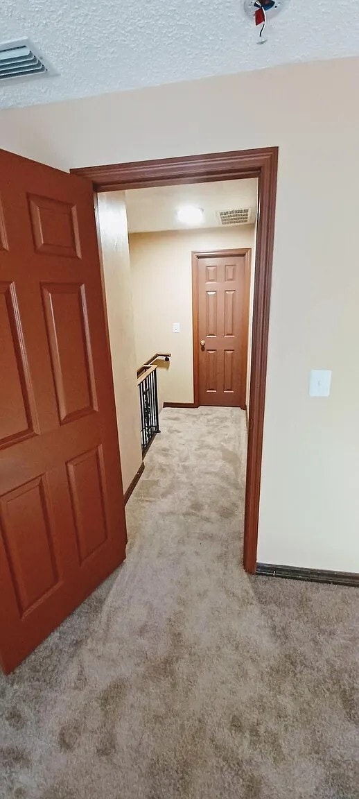 Building Photo - 2111 Oak Meadow Cir