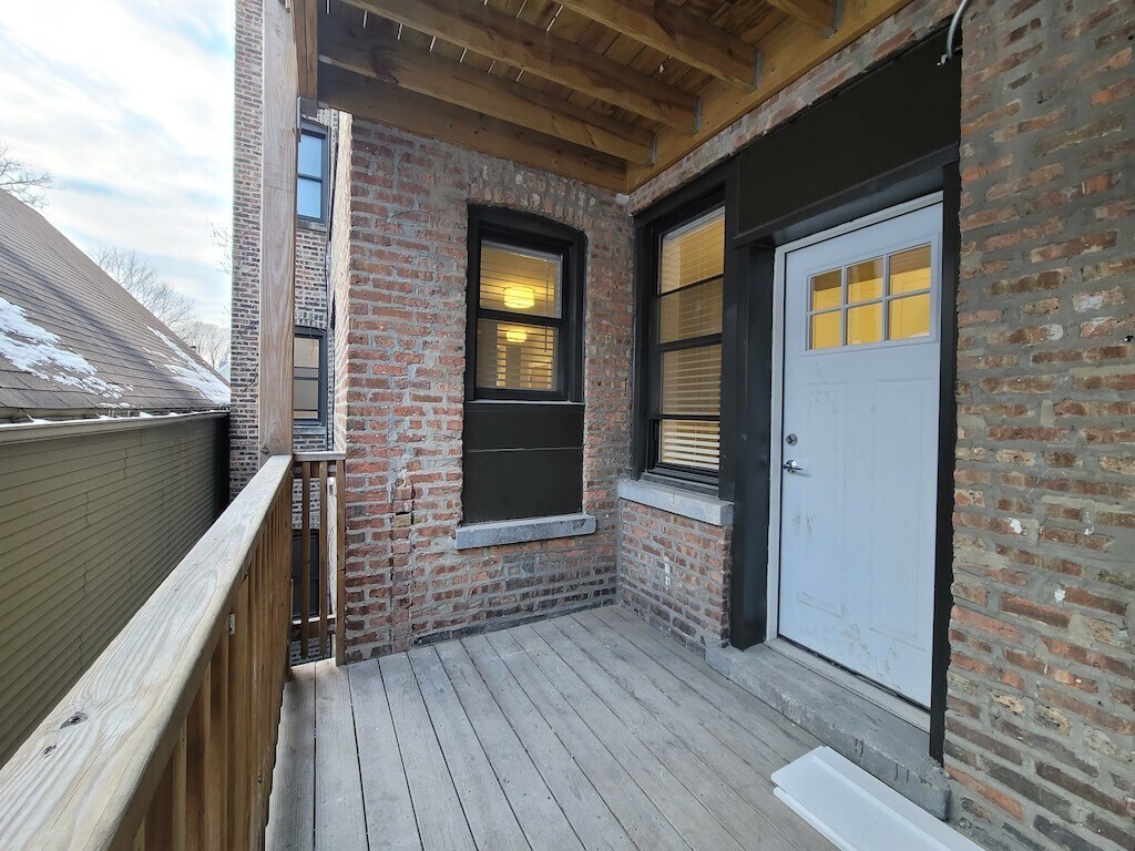 Building Photo - 3854 N Janssen Ave