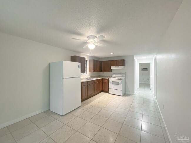 Building Photo - 5771 Coronada Blvd