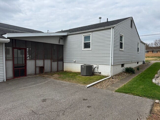 Building Photo - 2600 Harrison Ave