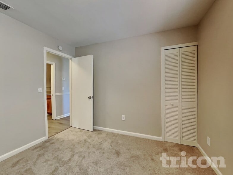 Building Photo - 6423 4th Ave NE