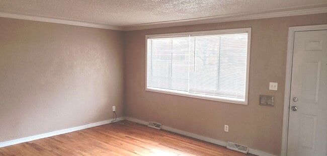 Building Photo - 358 Emporia St