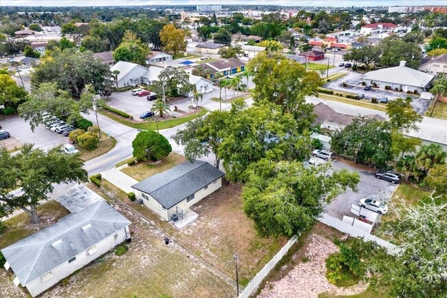 Building Photo - 5543 Gulf Dr