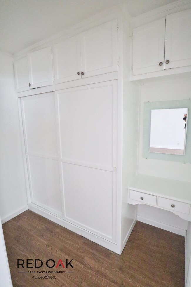 Building Photo - 1030 Menlo Ave