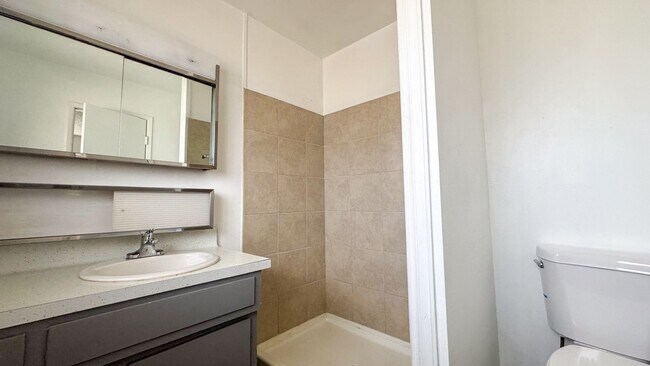 Building Photo - 50 Shadow Ln