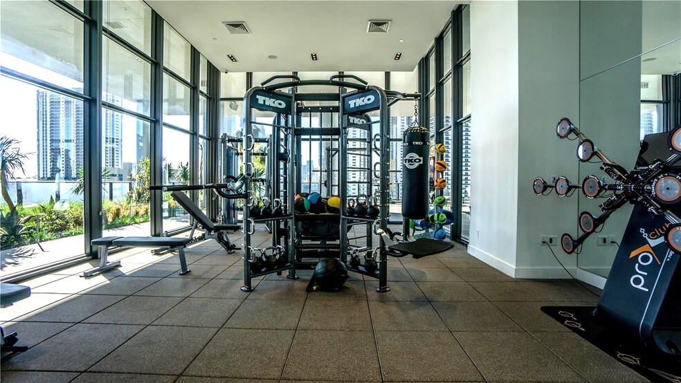 Building Photo - 1600 NE 1st Ave