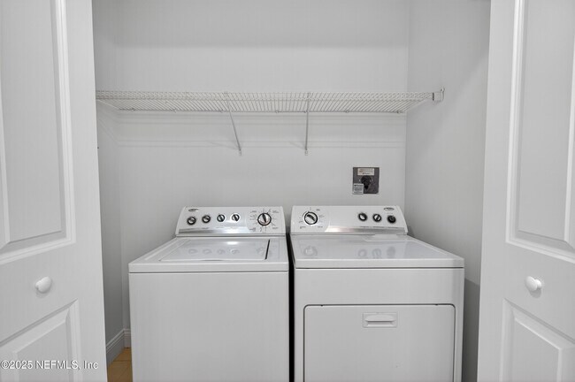 Building Photo - 1431 Riverplace Blvd