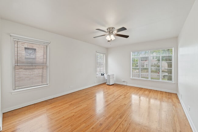 Building Photo - 417 W Gramercy Pl