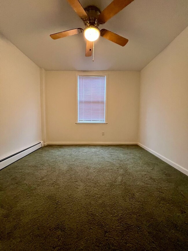 Building Photo - Stunning 2-Bedroom Townhome in the heart of Passyunk Square! Available NOW!