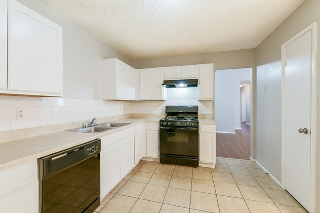 Building Photo - 13630 Alon Ln