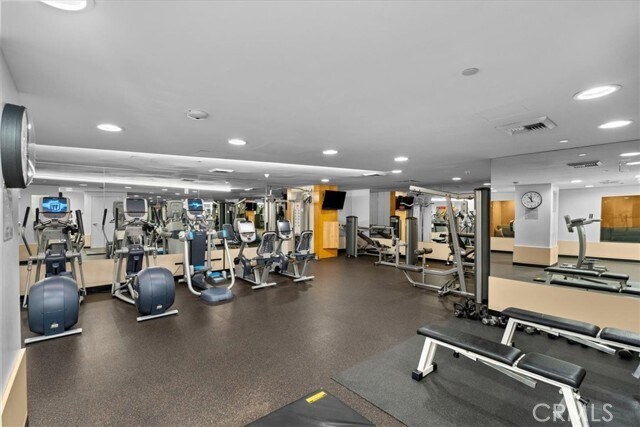 Building Photo - 13600 Marina Pointe Dr
