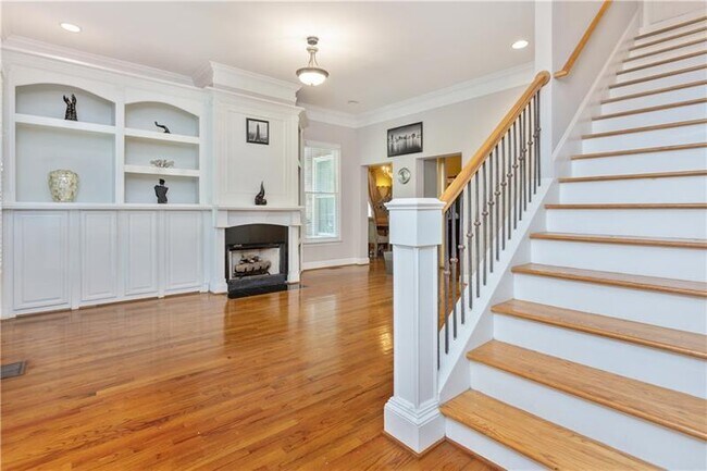 Building Photo - 65 Claire Dr SE