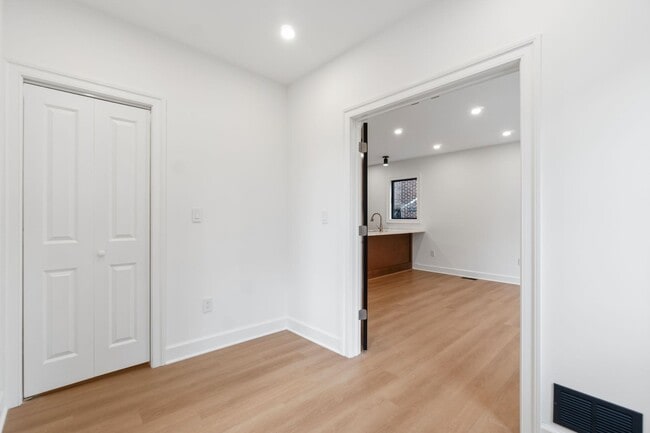 Building Photo - 685 JFK Blvd E