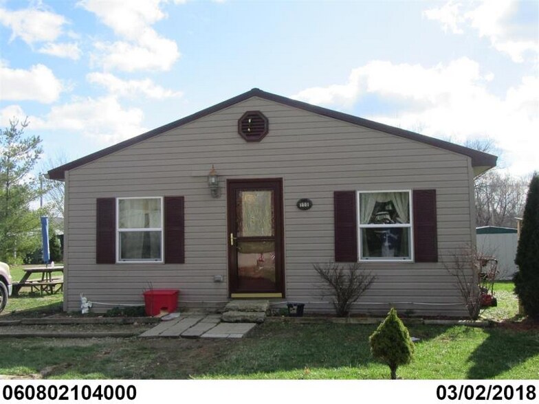 Primary Photo - 110 Main St