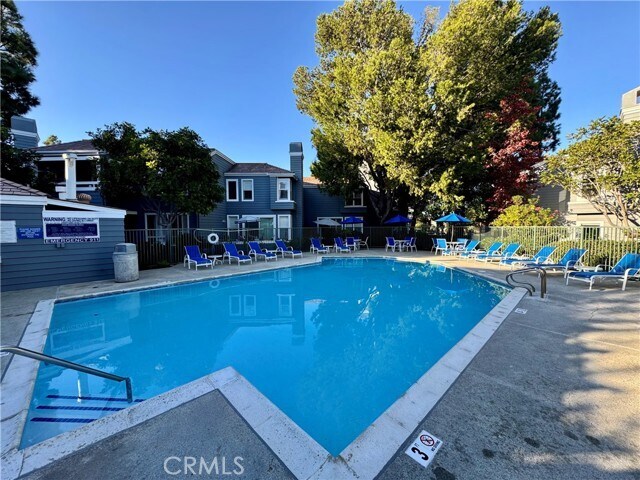 Building Photo - 182 Westport