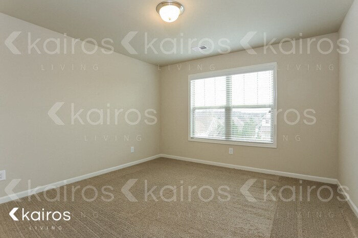 Building Photo - 1660 Riverpark Dr SE