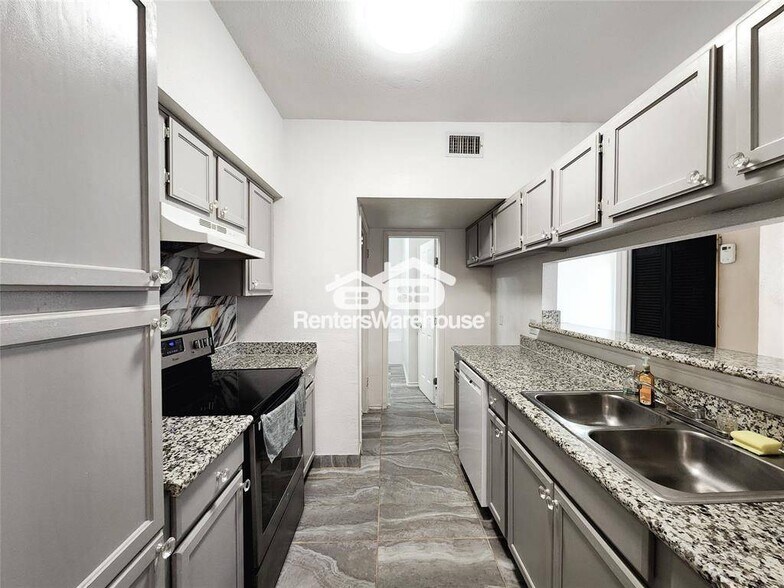 Building Photo - 14550 Fonmeadow Dr