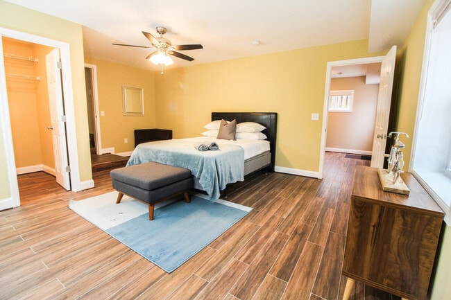 Building Photo - 2762 Cameron Rd