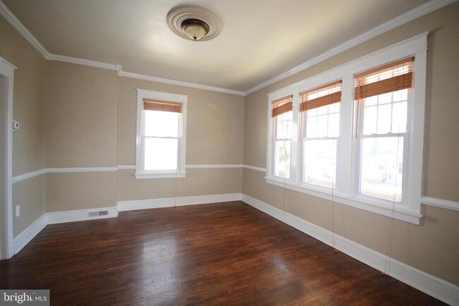 Building Photo - 623 Guilford Ave