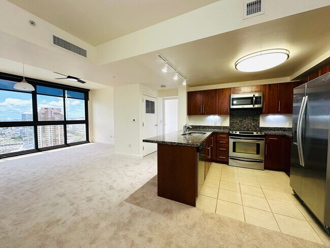 Building Photo - 2 Bedroom ,2 Bathroom, 2 Parking Condo (Ke...
