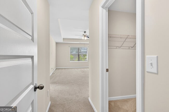 Building Photo - 122 Silver Birch Pass