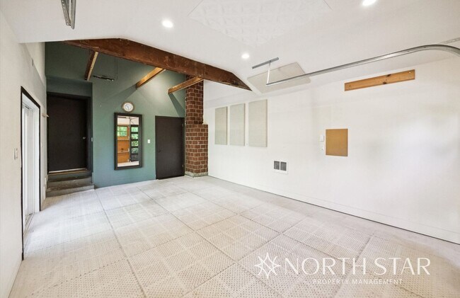 Building Photo - Charming Home in Coveted First Addition Ne...