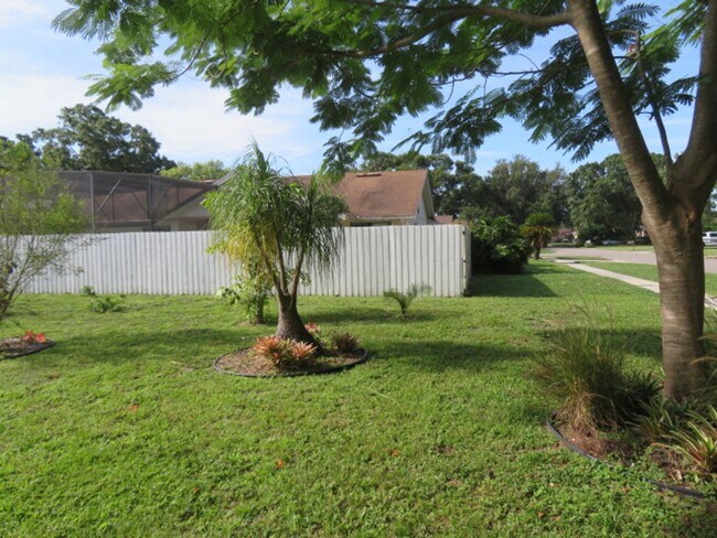 Building Photo - 839 Rosemere Cir