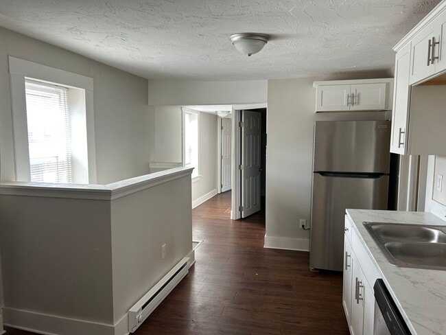 Building Photo - 136 S Main St