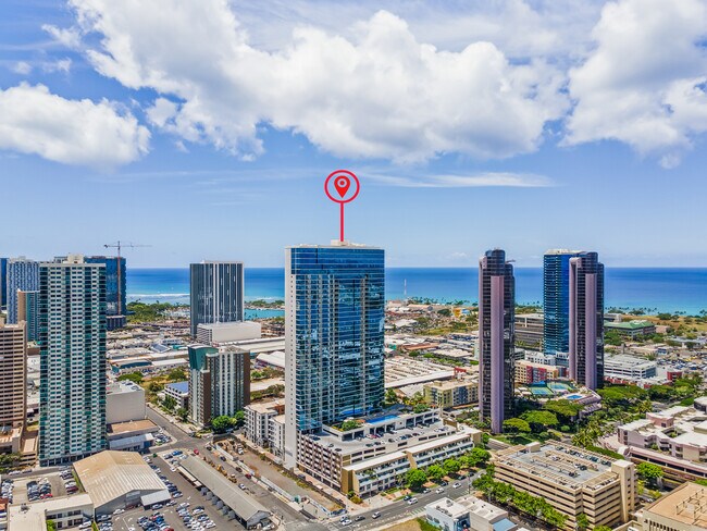 Building Photo - 555 South St