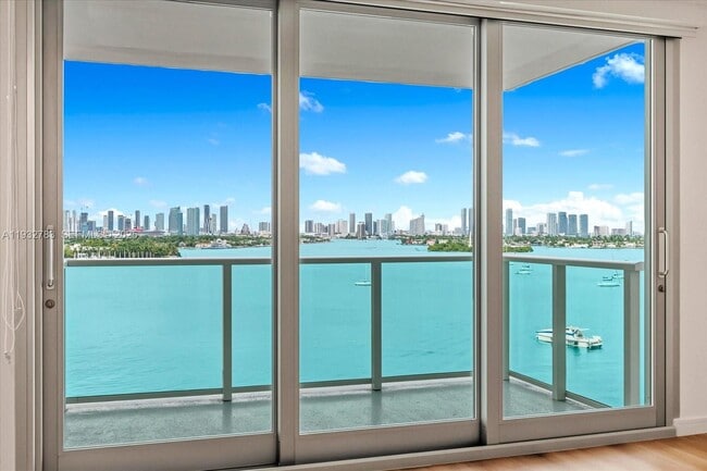 Building Photo - 1000 West Ave