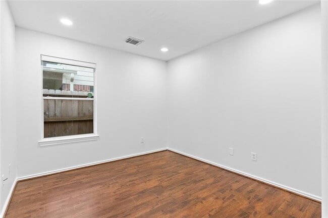 Building Photo - 15323 Redbud Berry Way