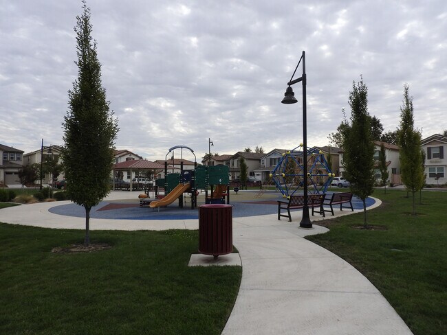Building Photo - Beautiful Patio Home