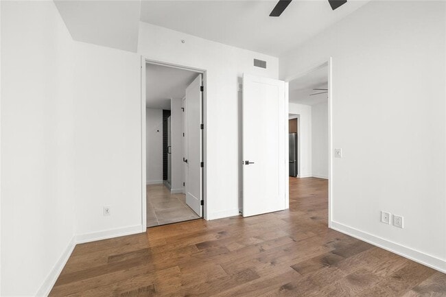 Building Photo - 84 East Ave