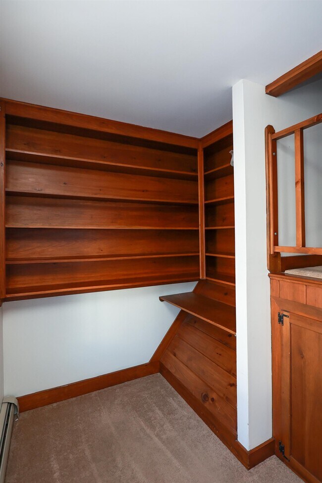 Building Photo - 25 Blucher St