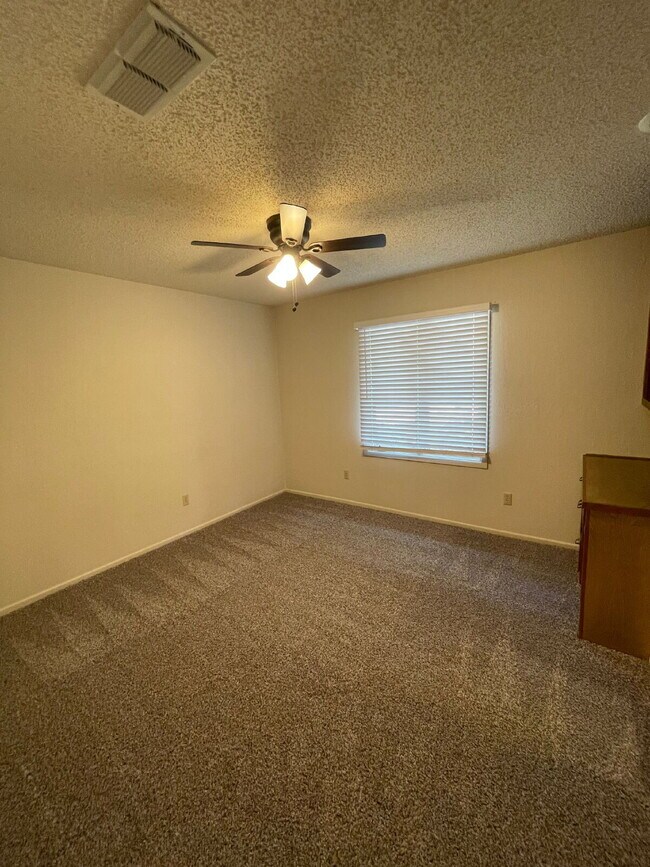 Building Photo - Beautiful Large Home with Basement