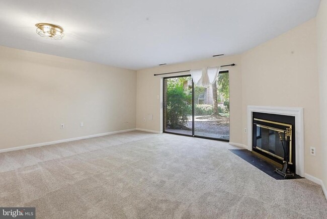 Building Photo - 5139 Dudley Ln